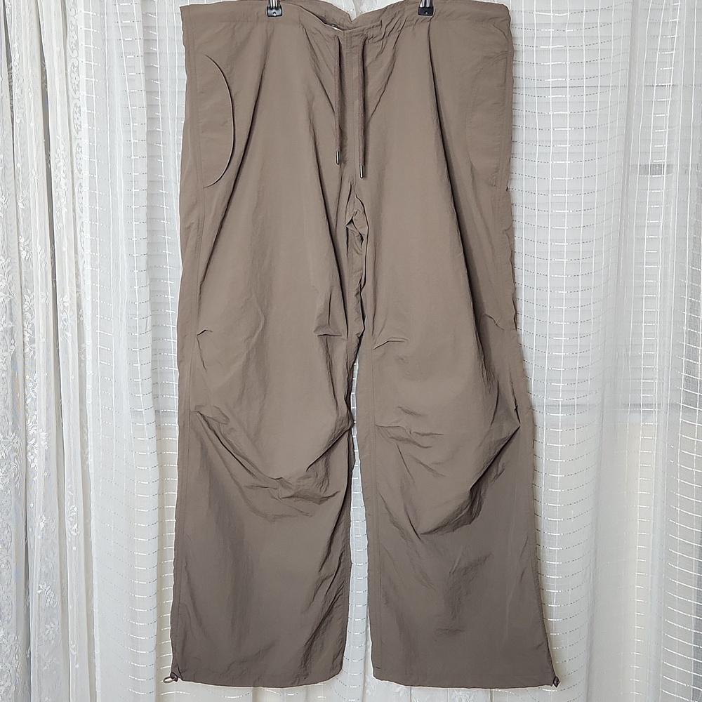 NWOT Rae Mode Parachute Pants SzXL
